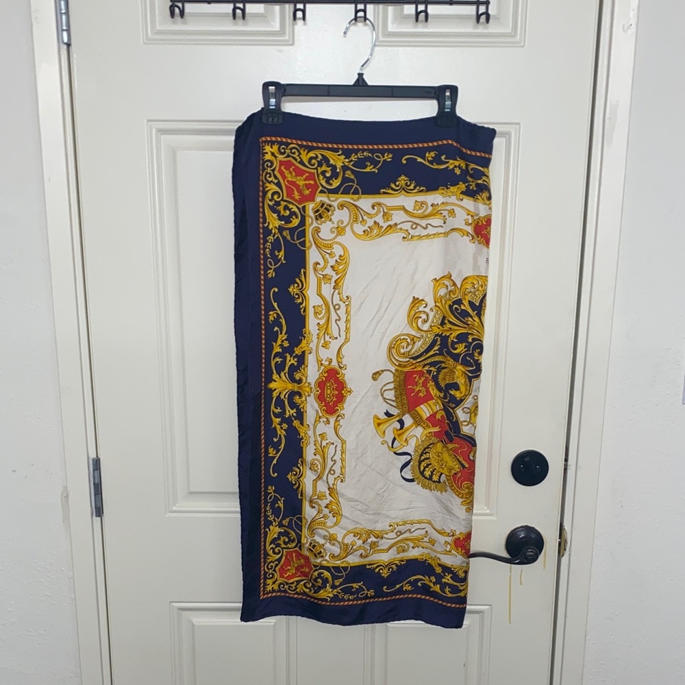Luxurious Navy and Gold Baroque Scarf